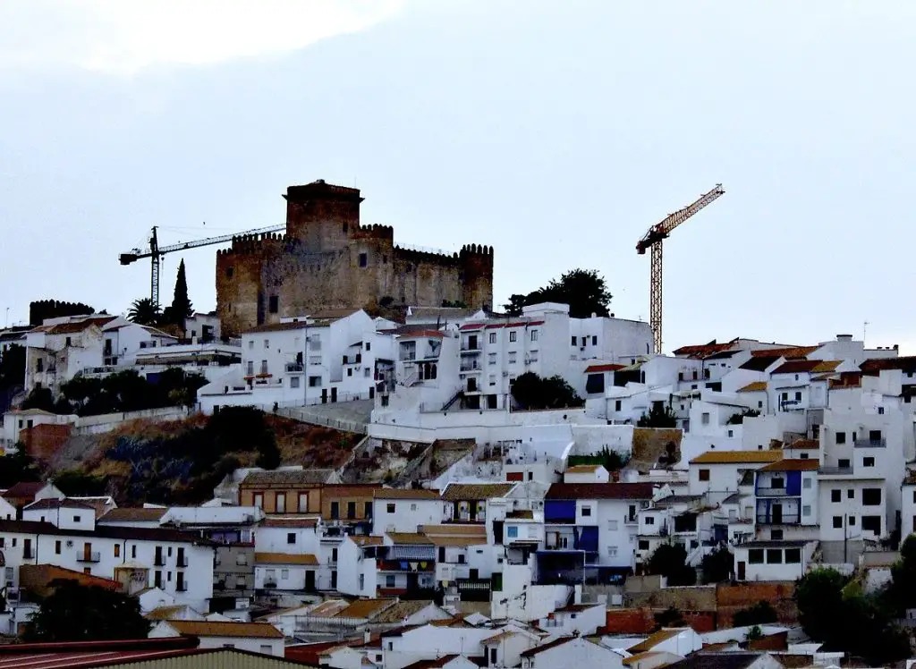 Qué ver en Espejo, Córdoba: Joyas ocultas y paisajes encantadores