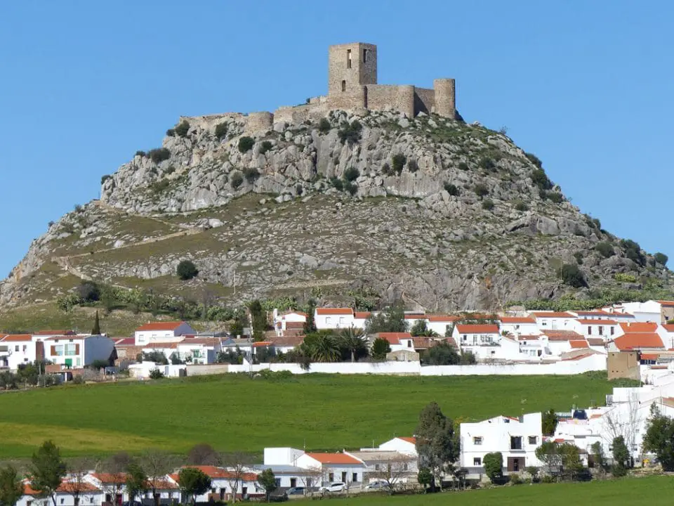 Qué ver en Belmez, Córdoba: Descubre los secretos de este encantador destino.