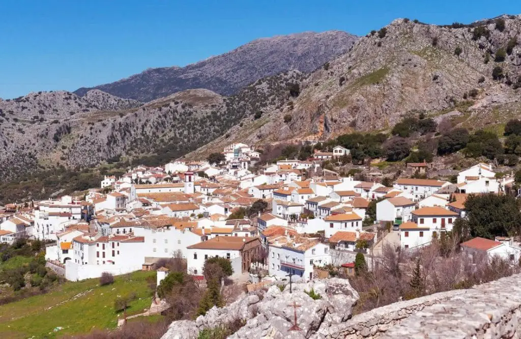 Descubre los secretos ocultos de Benaocaz, Cádiz en esta guía de viaje detallada