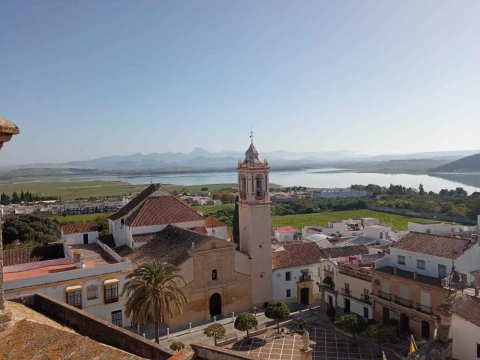 Descubre los secretos de Bornos, Cádiz en esta guía exclusiva