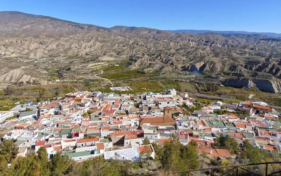 Qué ver en Instinción, Almería: Secretos ocultos y paisajes mágicos