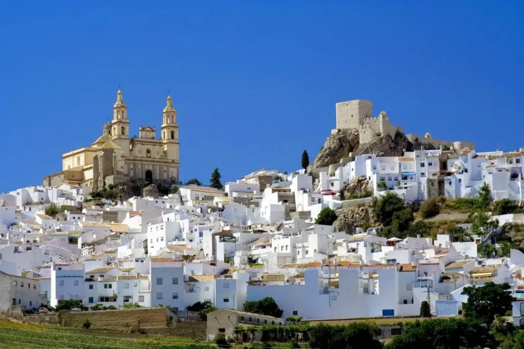 Qué ver en Olvera, Cádiz: Descubre los tesoros ocultos de este encantador pueblo