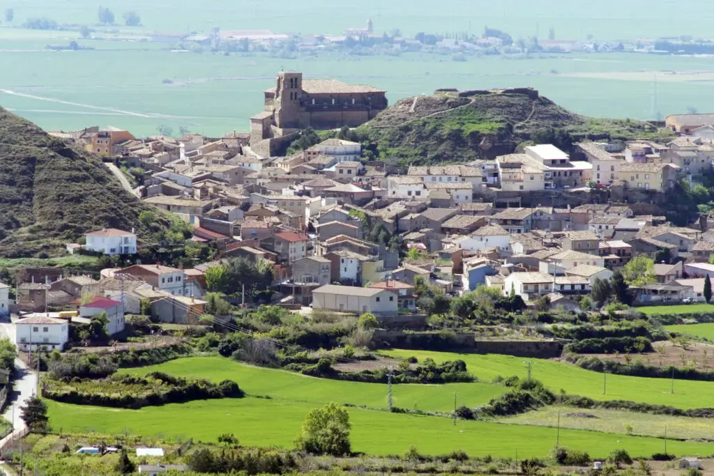 Qué ver en La Sotonera, Huesca: Descubre los tesoros ocultos de este encantador destino