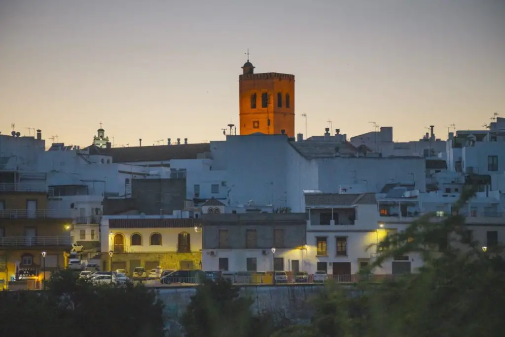Qué ver en Alcalá del Río, Sevilla: Rincones secretos y encantadores