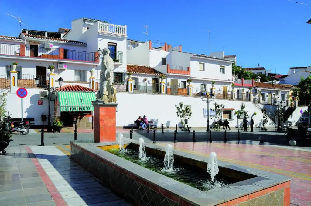 Qué ver en Benamocarra, Málaga: Descubre los tesoros ocultos de esta joya andaluza