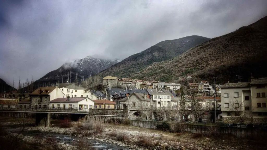 Qué ver en Biescas, Huesca: Descubre los encantos ocultos de este destino único