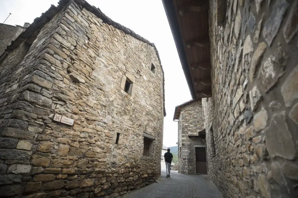 Qué ver en Castiello de Jaca, Huesca: Descubre sus secretos y maravillas