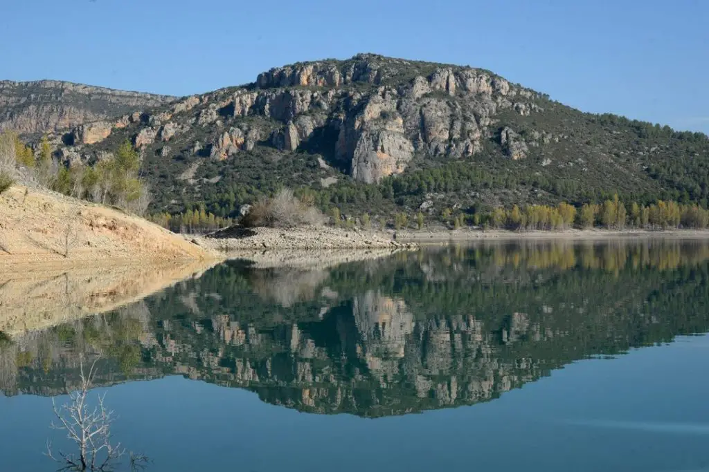Qué ver en Castillonroy, Huesca: Explora los secretos de este encantador pueblo
