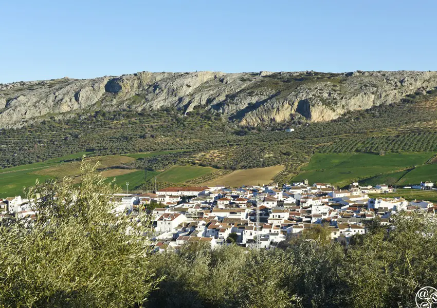 Qué ver en Cuevas del Becerro, Málaga: Descubre los tesoros ocultos