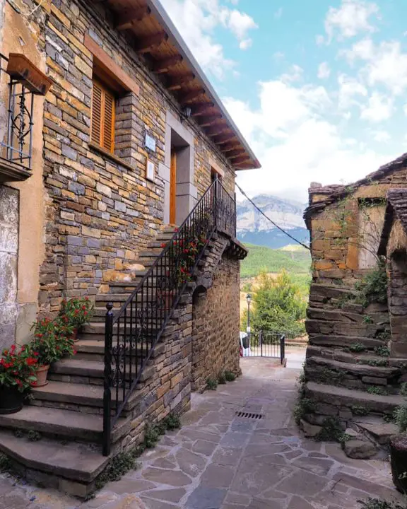Qué ver en El Pueyo de Araguás, Huesca: Secretos y encantos del paraíso pirenaico