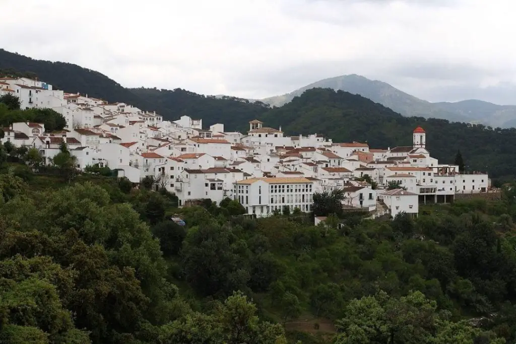 Qué ver en Genalguacil, Málaga: Descubre los secretos ocultos de este encantador pueblo