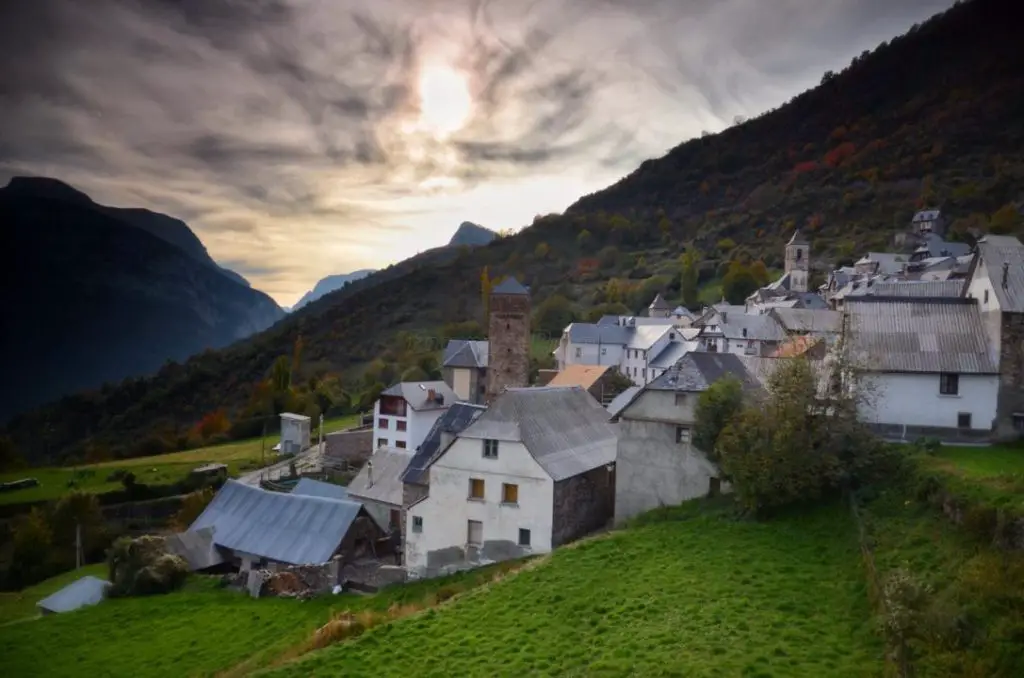 Qué ver en Gistaín, Huesca: Descubre los secretos ocultos de este encantador pueblo