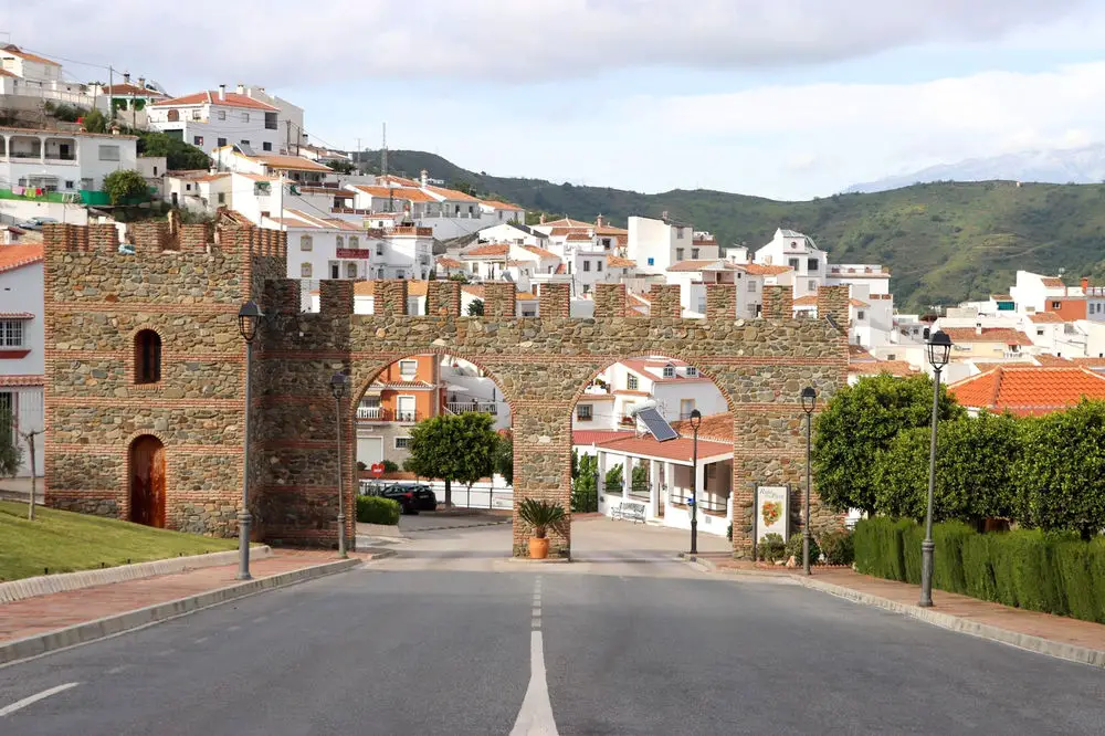 Qué ver en Moclinejo, Málaga: Encuentra los secretos ocultos de este destino único