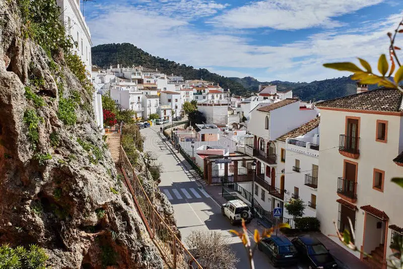 Qué ver en Ojén, Málaga: Descubre los tesoros ocultos de este encantador pueblo