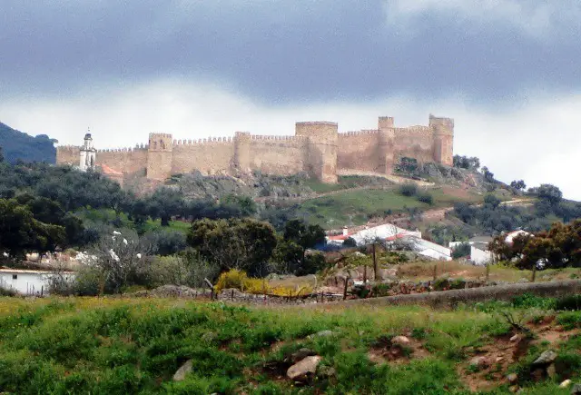 Qué ver en Santa Olalla del Cala, Huelva: Descubre los secretos ocultos de esta joya andaluza