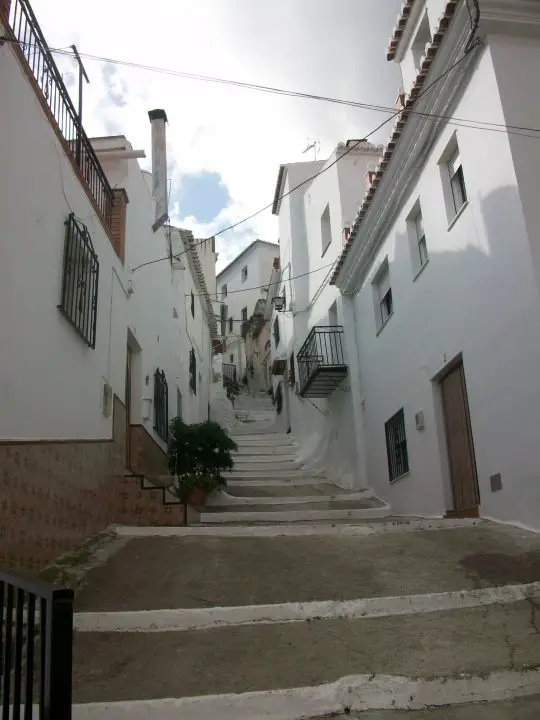Qué ver en Sedella, Málaga: Descubre los secretos más fascinantes