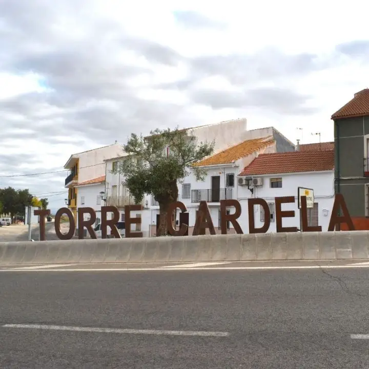 Qué ver en Torre-Cardela, Granada: Secretos locales y lugares imperdibles