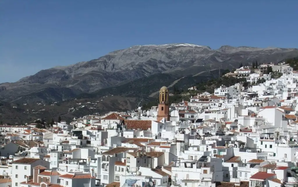 Qué ver en Viñuela, Málaga: Descubre los secretos mejor guardados