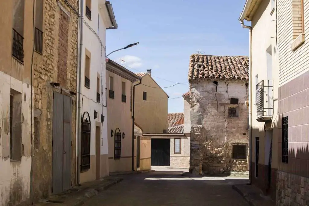 Qué ver en Bello, Teruel: Descubre los tesoros ocultos de este encantador destino