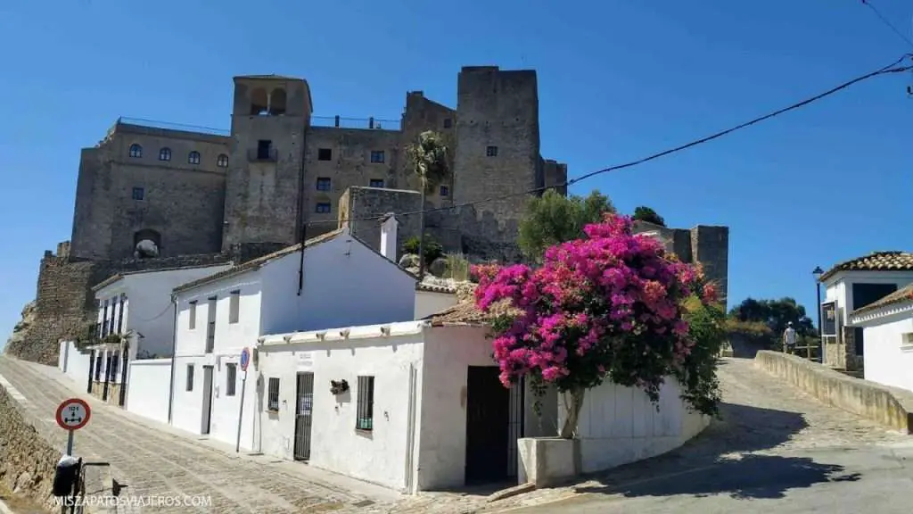 Qué ver en Castellar de la Frontera, Cádiz: Rincones secretos y rutas imprescindibles