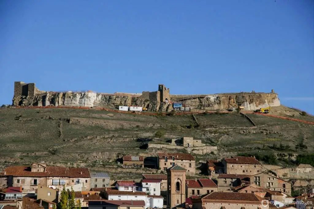 Qué ver en Cedrillas, Teruel: Descubre los tesoros ocultos de este encantador pueblo