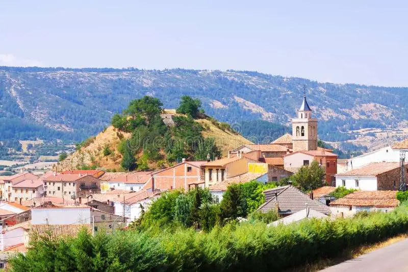 Qué ver en Frías de Albarracín, Teruel: Descubre sus encantos secretos