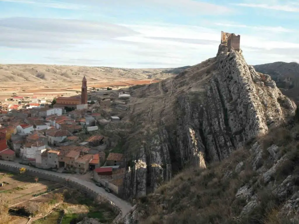 Qué ver en Huesa del Común, Teruel: Descubre sus tesoros ocultos