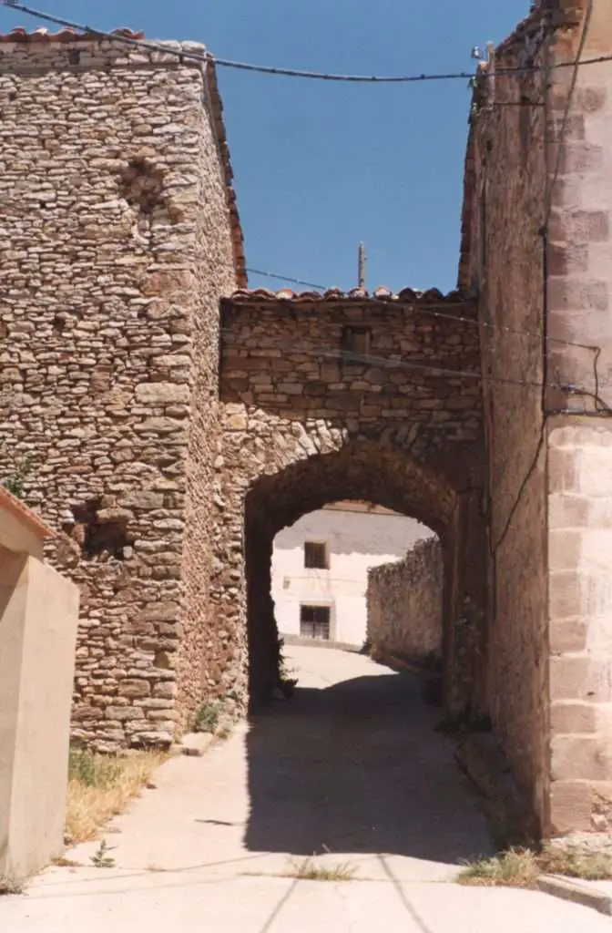 Qué ver en Monteagudo del Castillo, Teruel: Descubre los secretos de este encantador pueblo