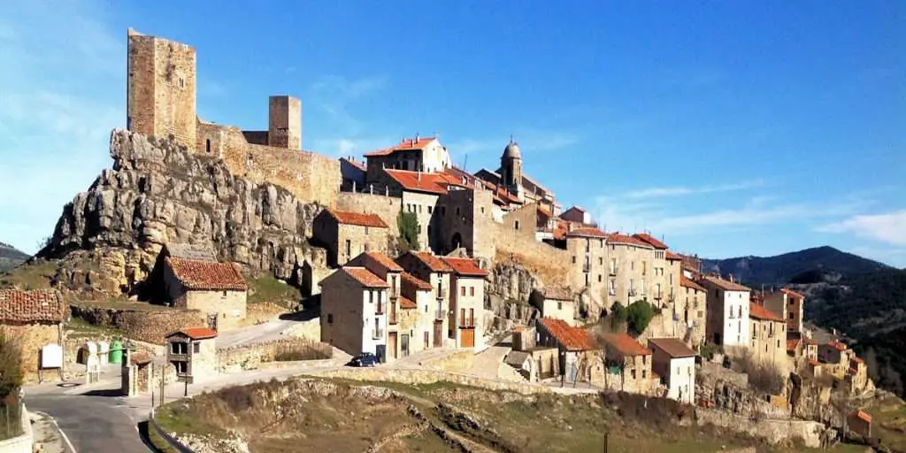 Qué ver en Puertomingalvo, Teruel: Maravillas por descubrir en este encantador pueblo
