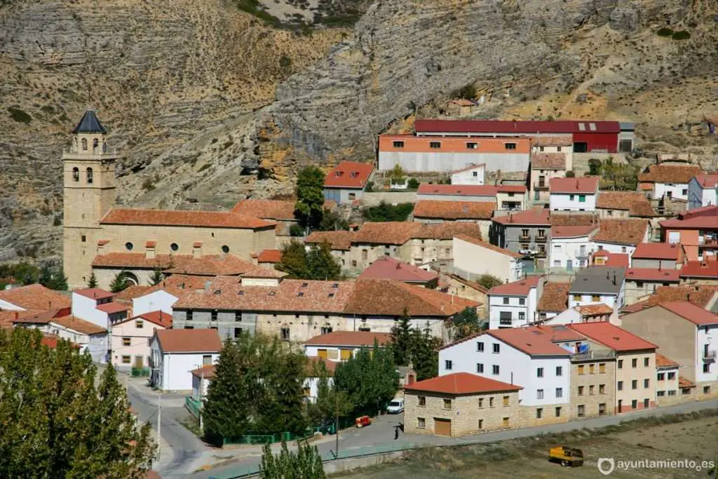 Qué ver en Villar del Cobo, Teruel: Descubre los secretos de este encantador pueblo