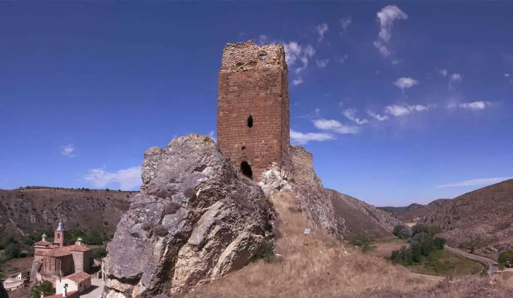 Qué ver en Berdejo, Zaragoza: Descubre los tesoros ocultos de este encantador pueblo