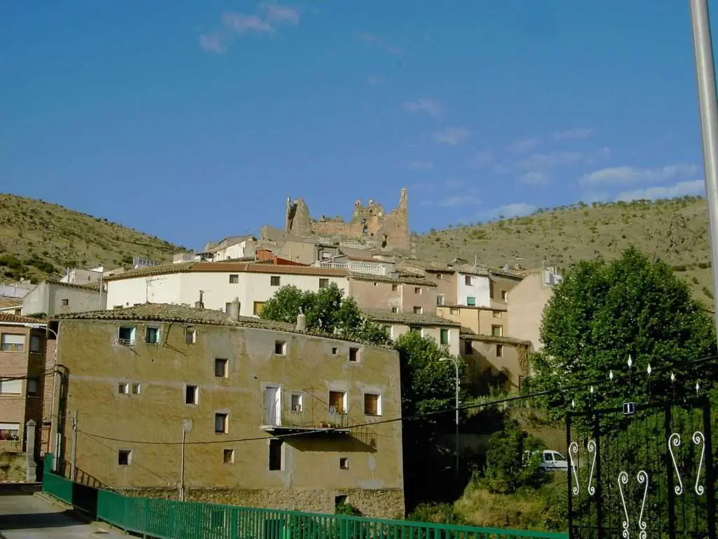 Qué ver en Jarque, Zaragoza: Descubre los tesoros ocultos de esta encantadora región