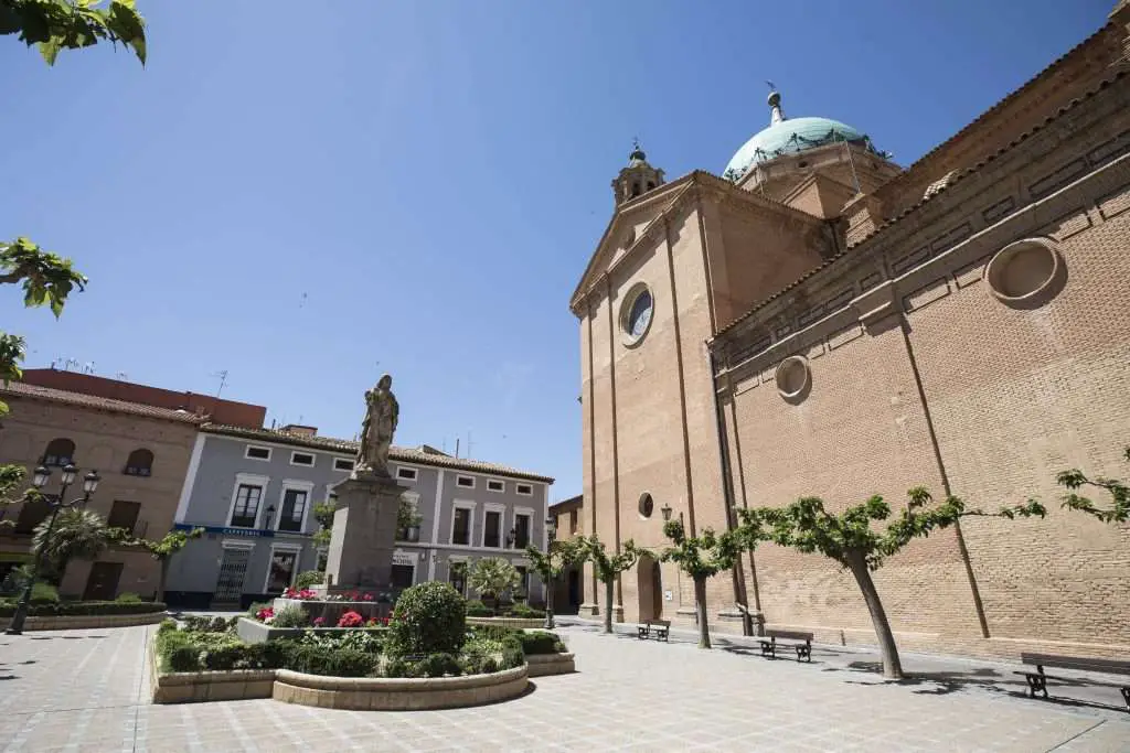 Qué ver en La Almunia de Doña Godina, Zaragoza: Descubre sus tesoros ocultos