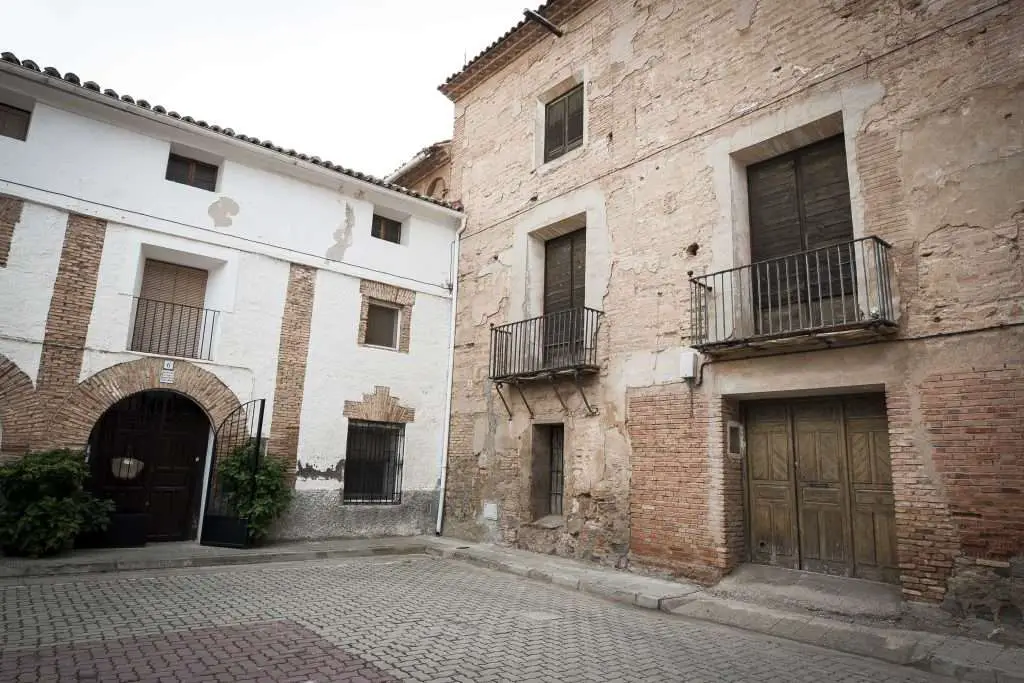Qué ver en Lucena de Jalón, Zaragoza: Descubre sus encantos y secretos