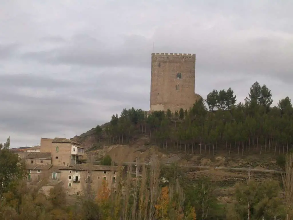 Qué ver en Navardún, Zaragoza: Tesoros ocultos y paisajes encantadores