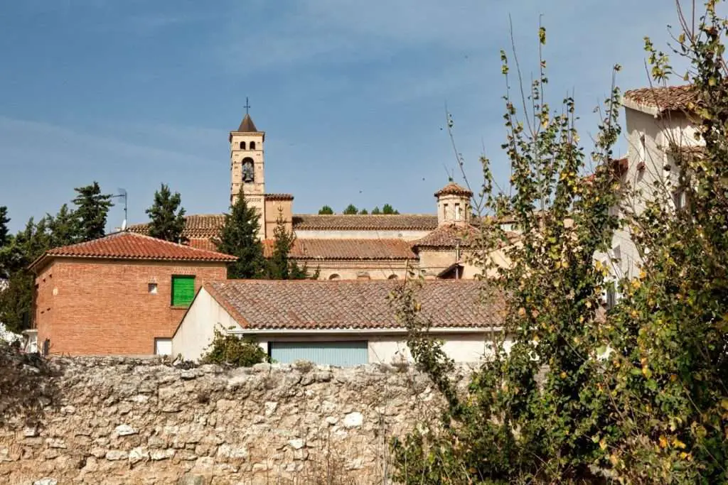 Qué ver en Velilla de Jiloca, Zaragoza: Secretos y encantos por descubrir