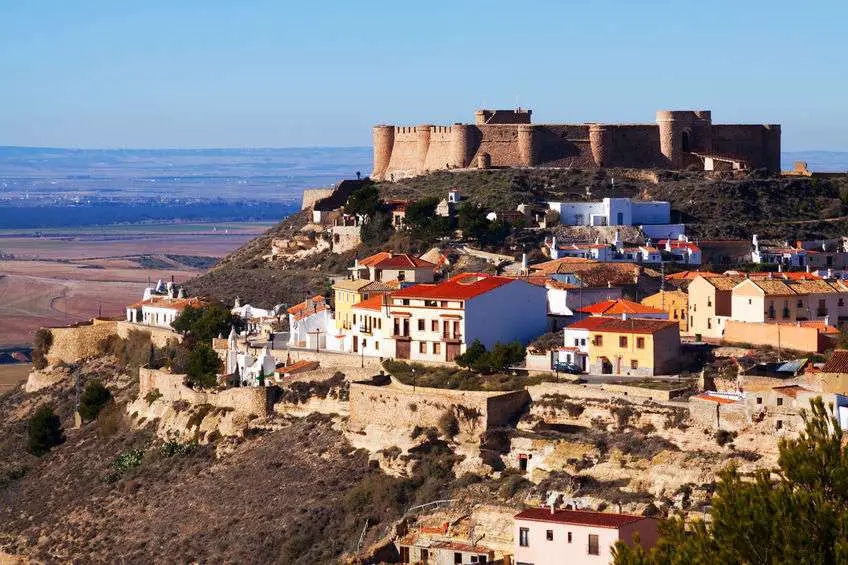 Qué ver en Chinchilla de Monte-Aragón, Albacete: Descubre sus maravillas y secretos
