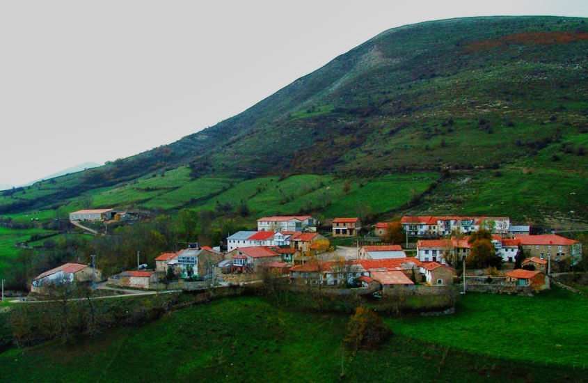 Qué ver en Hermandad de Campoo de Suso, Cantabria: Descubre los tesoros de este encantador destino