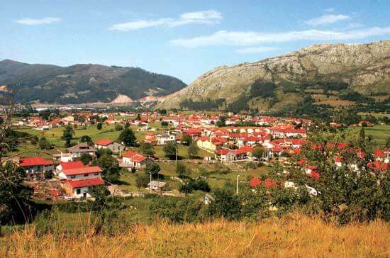 Qué ver en Los Corrales de Buelna, Cantabria: Secretos por descubrir