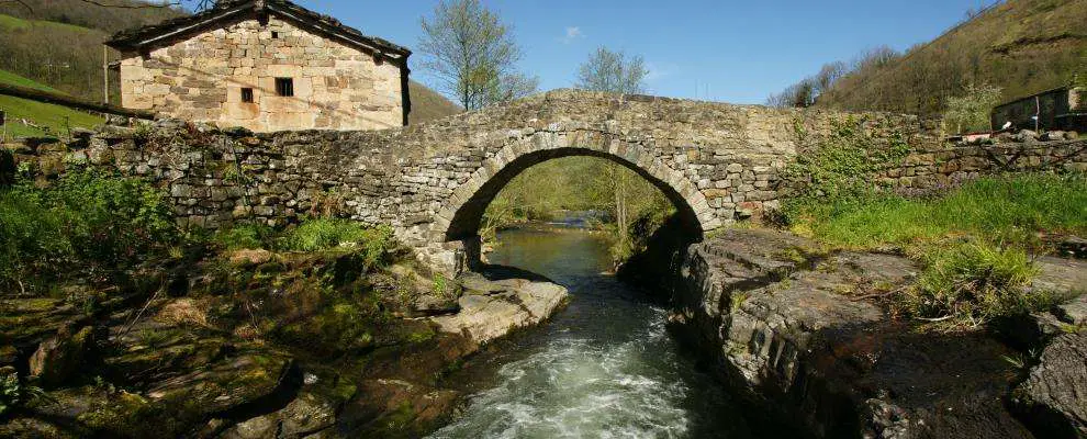 Qué ver en Vega de Pas, Cantabria: Descubre los tesoros ocultos de este encantador rincón