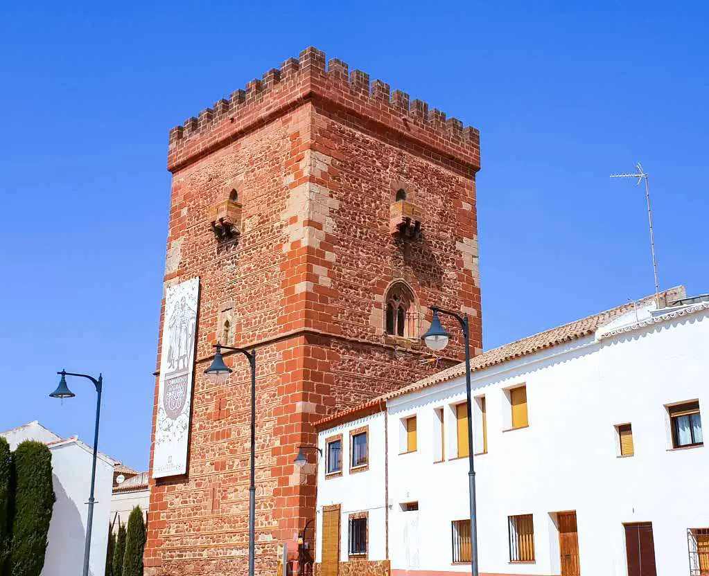 Qué ver en Alcázar de San Juan, Ciudad Real: Joyas ocultas y secretos nocturnos