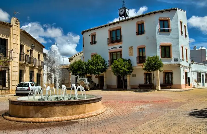 Qué ver en Casas de Benítez, Cuenca: Descubre los tesoros ocultos de este encantador destino