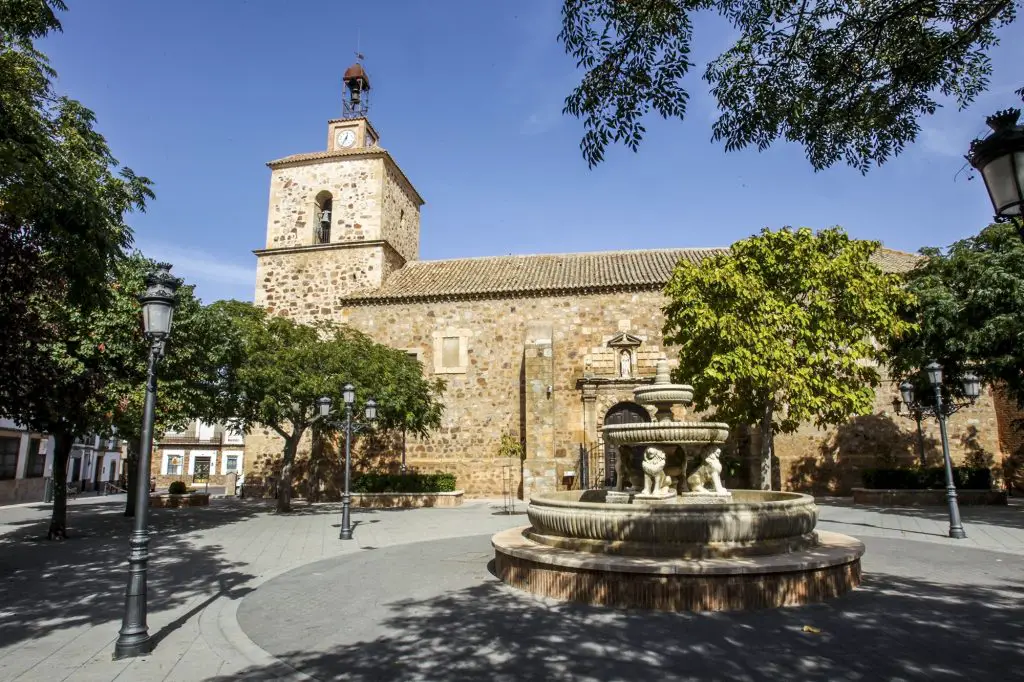 Qué ver en Fernán Caballero, Ciudad Real: Descubre los tesoros de esta joya española
