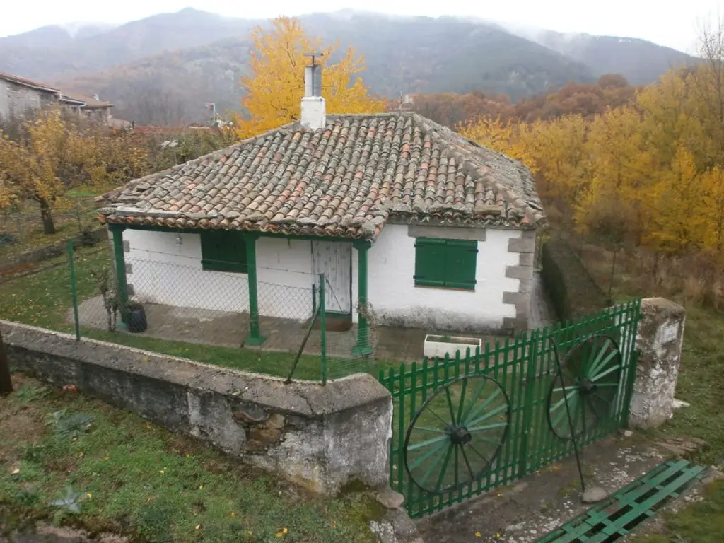 Qué ver en El Cardoso de la Sierra, Guadalajara: Tesoros desconocidos y paisajes cautivadores
