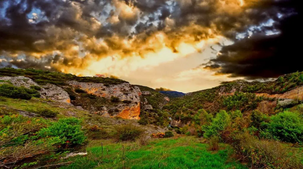 Qué ver en Villalba de la Sierra, Cuenca: Descubre los tesoros ocultos de este paraíso natural.