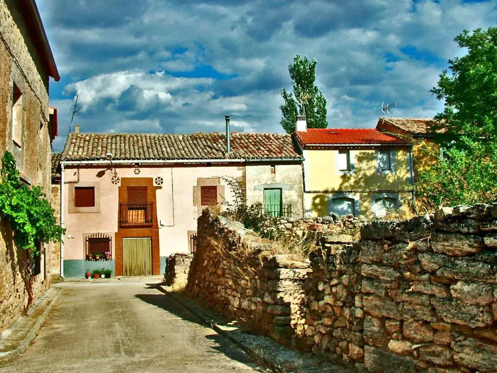 Qué ver en Paredes de Sigüenza, Guadalajara: Secretos y encantos por descubrir