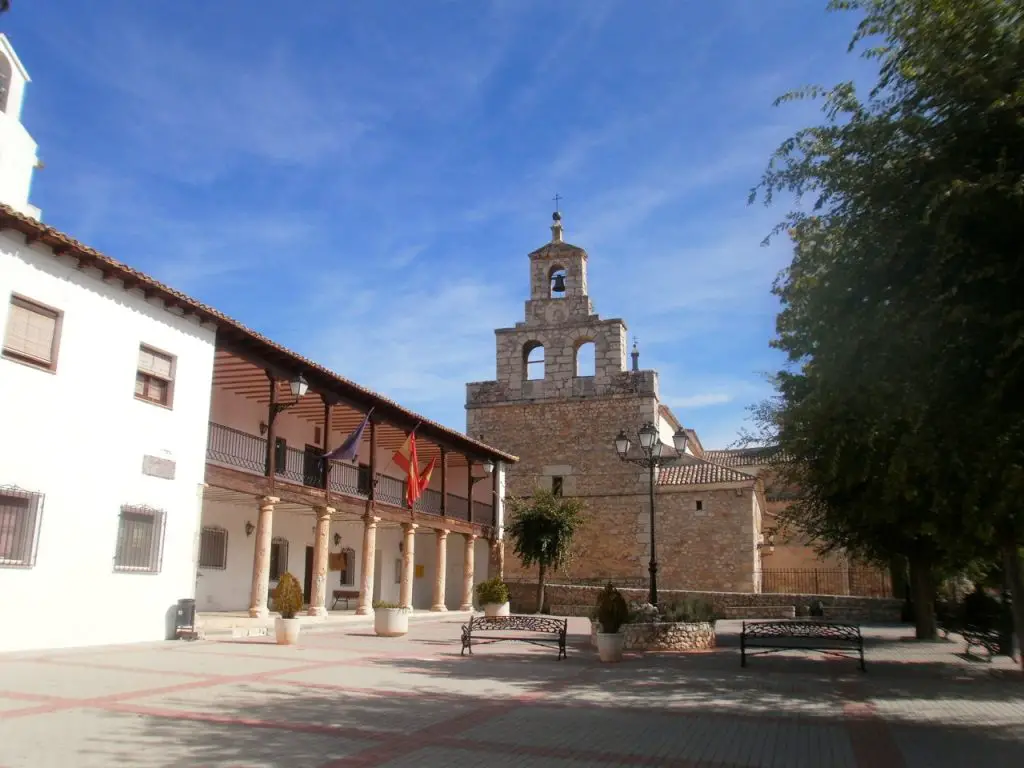 Qué ver en Renera, Guadalajara: Descubre los tesoros ocultos de este encantador destino