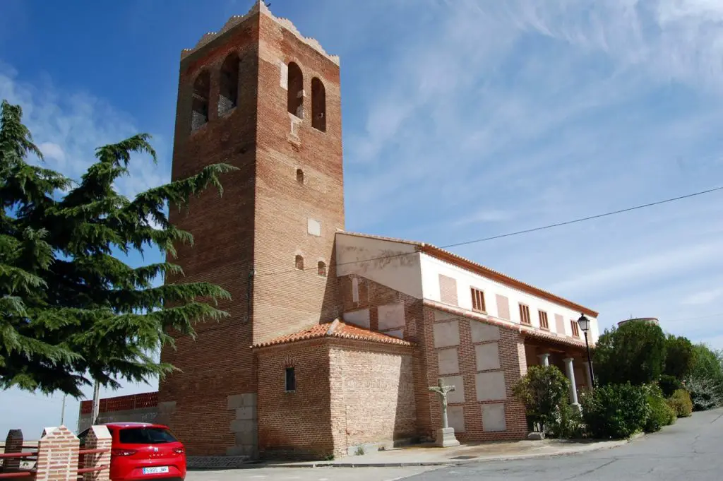 Qué ver en Cabezas de Alambre, Ávila: Descubre los secretos ocultos de este encantador pueblo