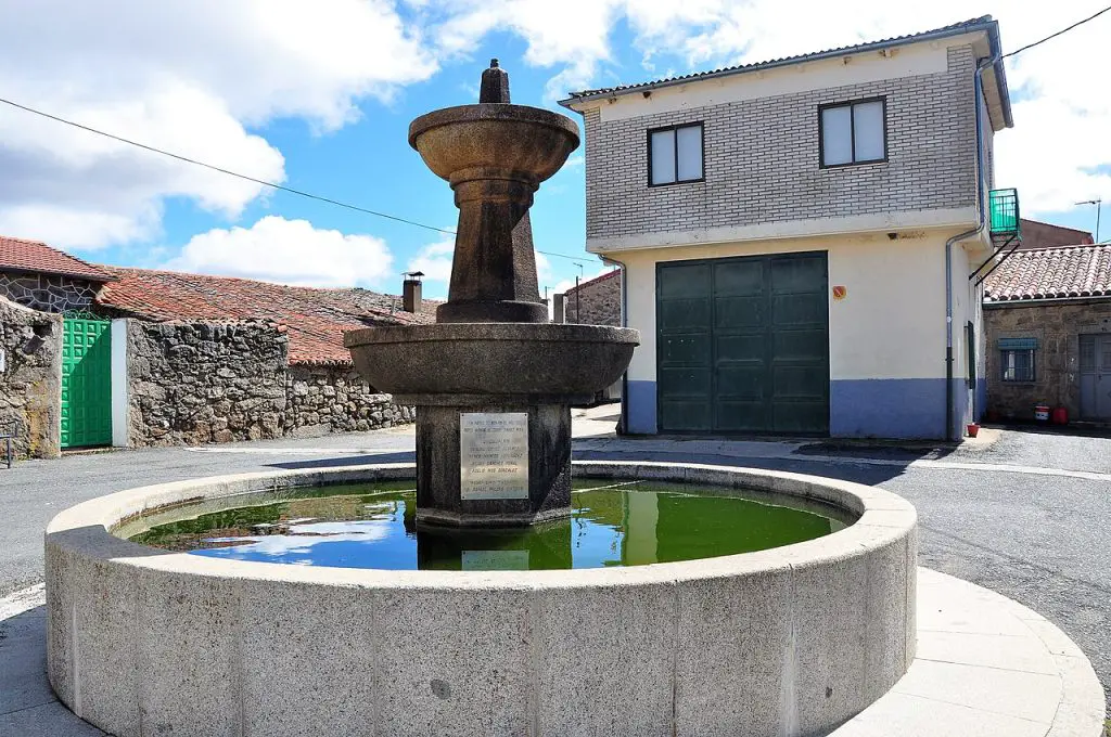 Qué ver en Collado del Mirón, Ávila: Secretos y maravillas por descubrir