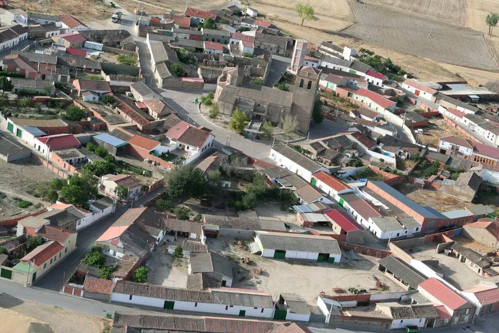 Qué ver en Fuente el Saúz, Ávila: Secretos y encantos por descubrir